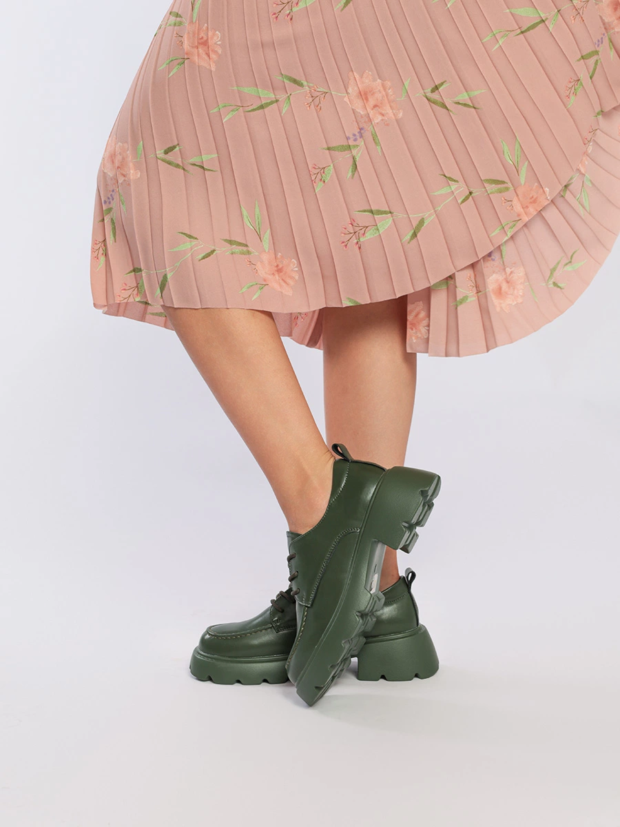 Туфли-лоферы зелёные из натуральной кожи